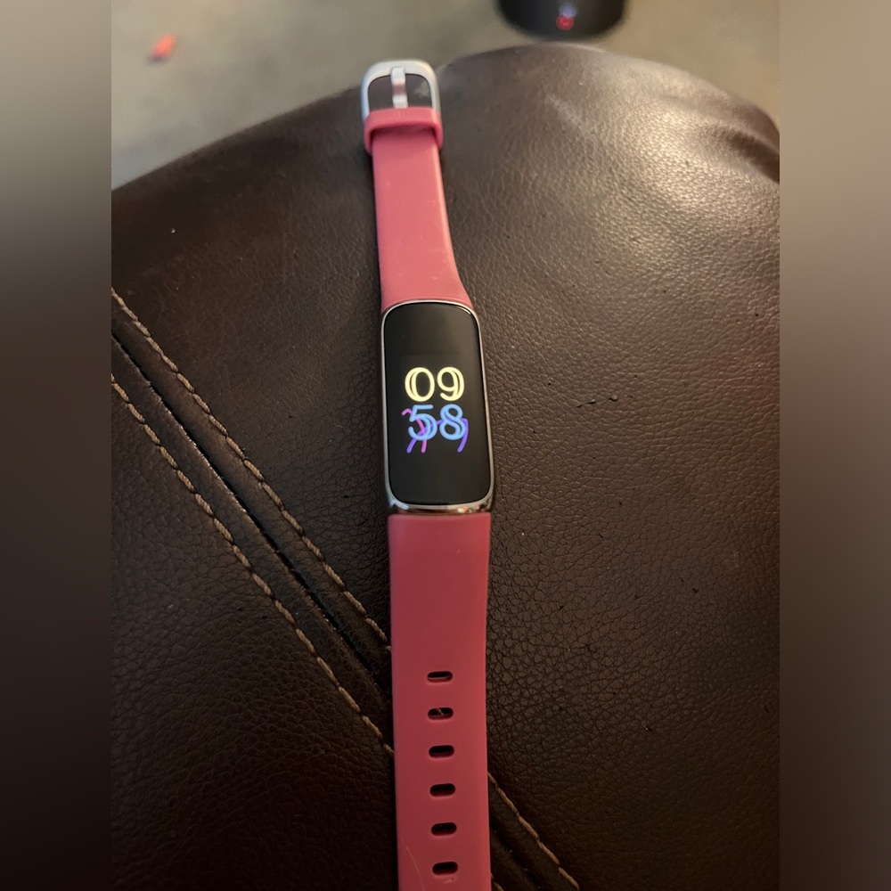 Fitbit Luxe Fitness Watch
